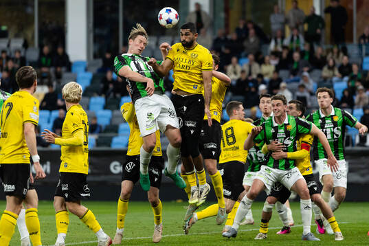 GAIS Robin Frej och Mjällbys Abdullah Iqbal