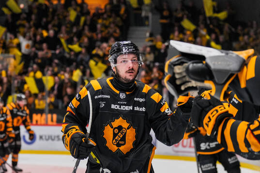 Skellefteås Oliver Okuliar jublar