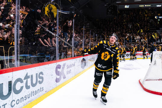 Skellefteås Pär Lindholm jublar