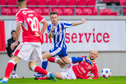 IFK Göteborgs Tobias Heintz och Kalmars Robert Gojani
