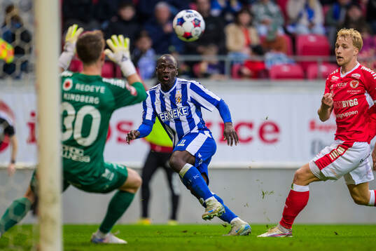 Kalmars målvakt Jakob Kindberg och IFK Göteborgs Saidou