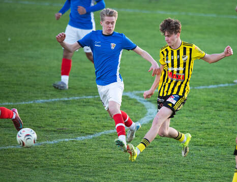 IFK Hässleholms Neo Jakobsson i matchen i division 3