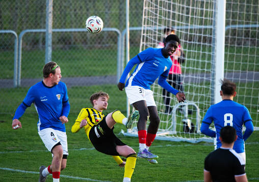 IFK Hässleholms målskytt Amir Ramanovski cykelsparkar
