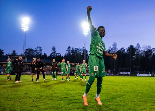 Ljungskiles Gideon Mensah jublar