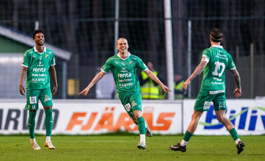 Ljungskiles Jonathan Liljedahl jublar med Abdishakur Bashir