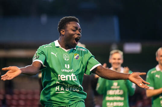 Ljungskiles Gideon Mensah jublar