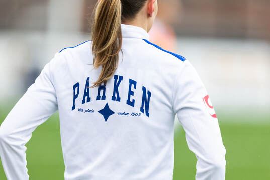 Ryggen på en spelare från IFK Norrköpings