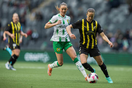Svea Rehnberg of Hammarby and Aivi Luik of Häcken