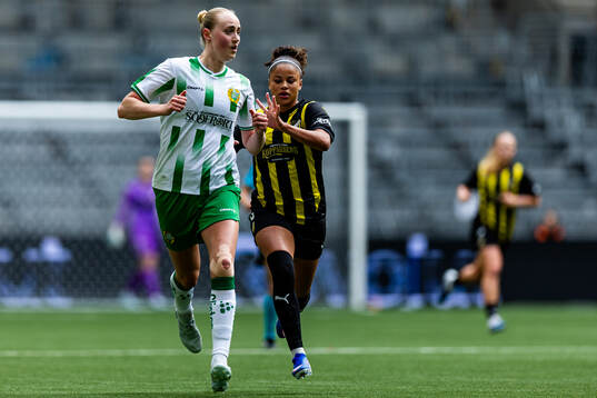 Emelie Bragstad of Hammarby and Felicia Schröder of Häcken