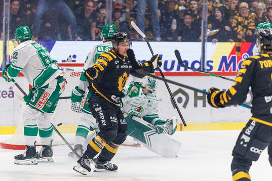 Skellefteås Victor Stjernborg jublar