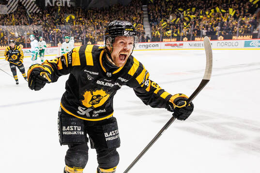 Skellefteås Mikkel Aagaard jublar
