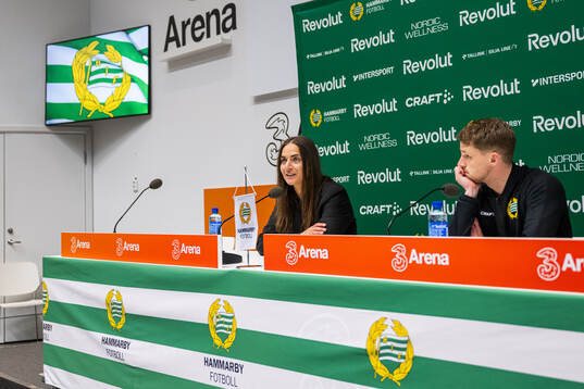 Coach Elena Sadiku of Häcken and coach William Strömberg