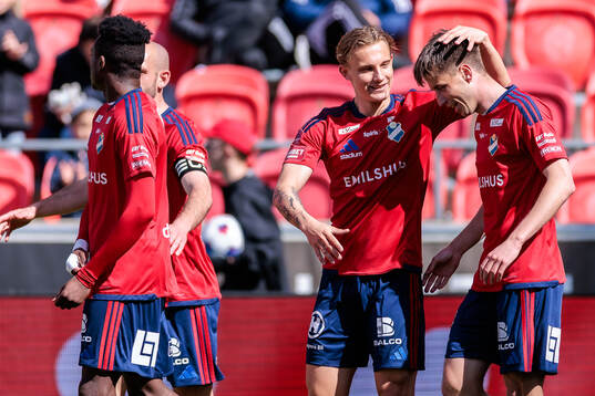 Östers Linus Carlstrand och Filip Olsson jublar