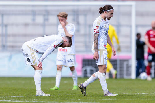 Östersunds Dennis Widgren och Kingsley Gyamfi deppar