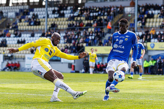 Falkenbergs Lassina Sangaré och GIF Sundsvalls Suwaibou