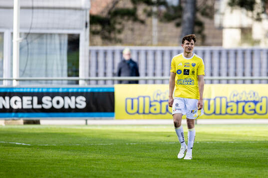 Falkenbergs Alexander Salo får rött kort