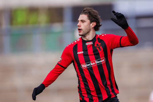 Nordic United FCs Amar Eminovic jublar