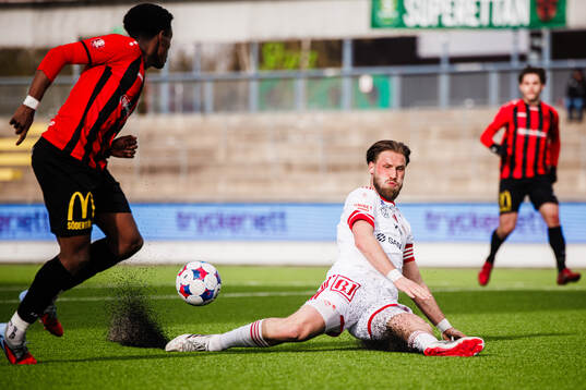Nordic United FCs Nhome Daneyl oxh Sandvikens IFs Kasper