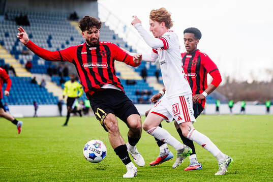 Nordic United FCs Matteus Behnan och Nhome Daneyl