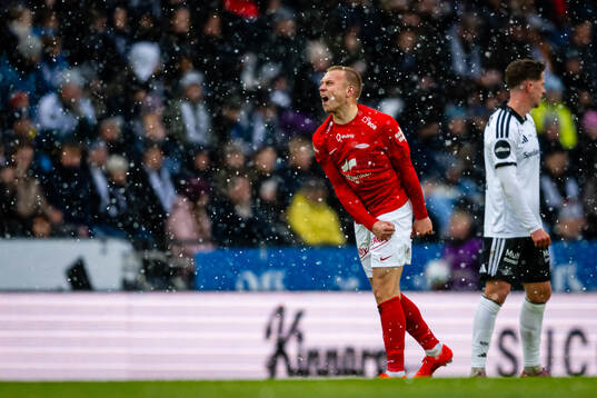 Jon Dagur Thorsteinsson of Brann celebrates
