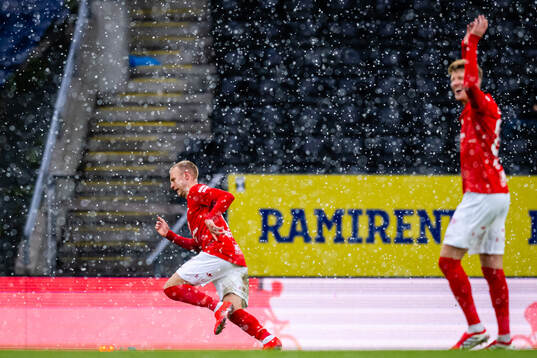 Jon Dagur Thorsteinsson of Brann celebrates