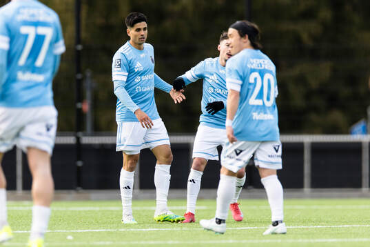 Gefles Dillan Ismail gör 34-1 reduceringen och gratuleras