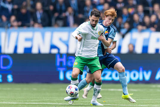 Hammarbys Nahir Besara och Djurgårdens Peter Langhoff