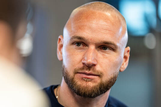 Djurgårdens Adam Ståhl i mixade zonen