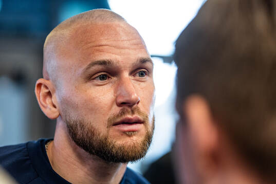 Djurgårdens Adam Ståhl i mixade zonen
