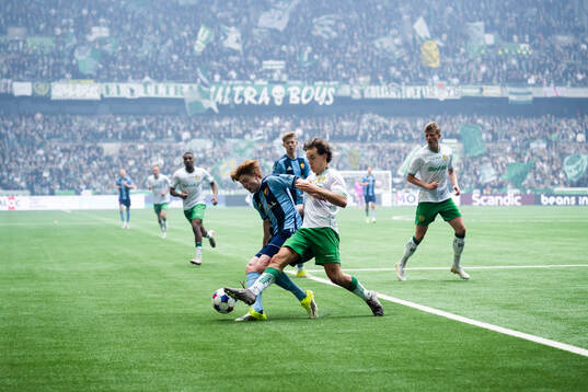 Djurgårdens Peter Langhoff och Hammarbys Hampus Skoglund