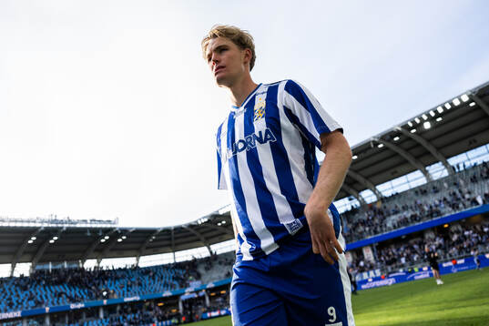 IFK Göteborgs Max Fenger deppar