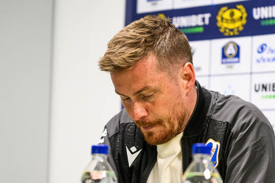 Halmstads tränare Johan Lindholm deppar