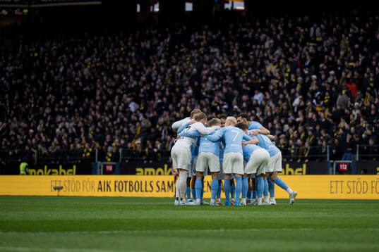 Malmö FFs spelare samlas