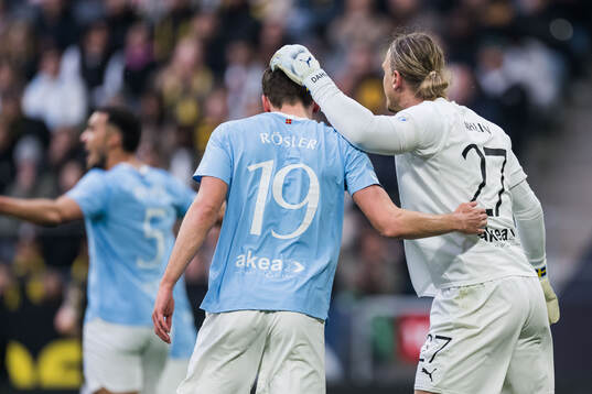 Malmö FFs Colin Rösler och målvakt Johan Dahlin