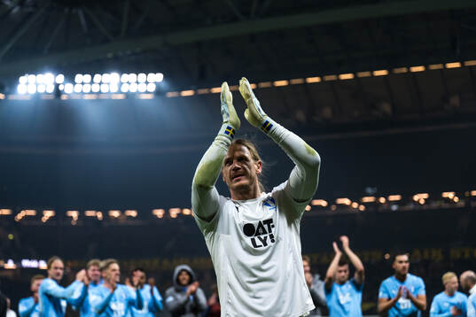 Malmö FFs målvakt Johan Dahlin jublar