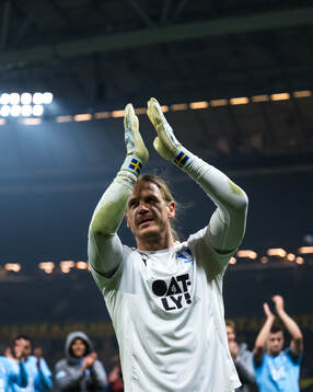 Malmö FFs målvakt Johan Dahlin jublar