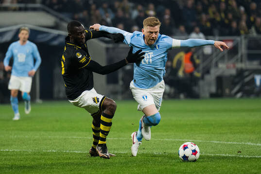 AIKs Ibrahim Cisse och Malmö FFs Anders Christiansen