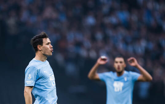 Malmö FFs Yanis Karabelyov reagerar