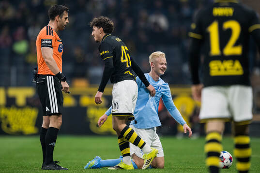 AIKs Taha Ayari och Malmö FFs Otto Rosengren