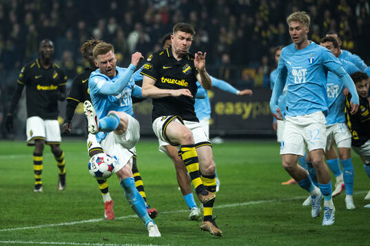 Malmö FFs Anders Christiansen och AIKs Mads Døhr Thychosen