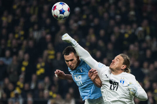 Malmö FFs Andrej Djuric och målvakt Johan Dahlin