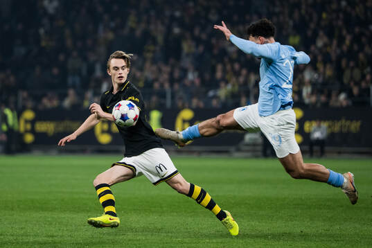 AIKs Yannick Geiger  och Malmö FFs Sead Haksabanovic