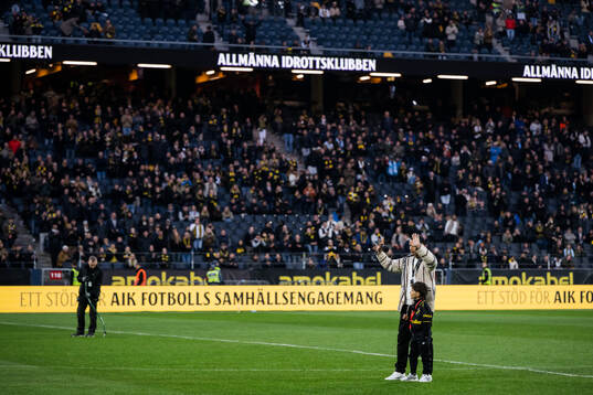 Nabil Bahoui tackas av i halvtid