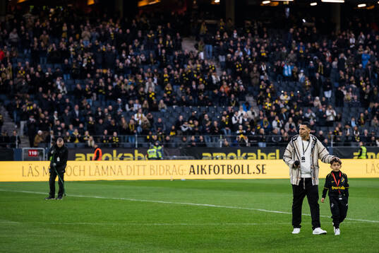 Nabil Bahoui tackas av i halvtid
