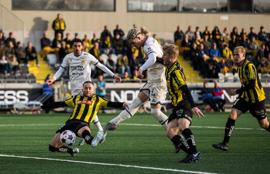 Häckens Adam Lundkvist och Filip Helander mot Sirius