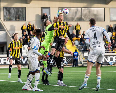 Häckens målvakt David Andersson och Filip Helander