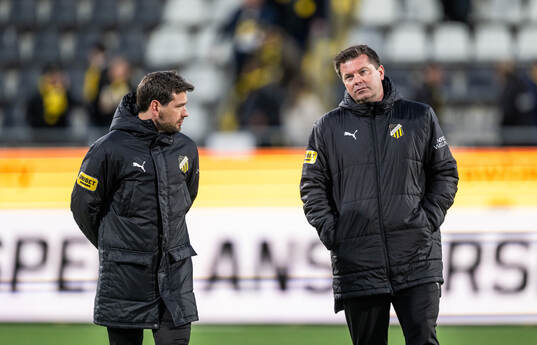 Häckens assisterande tränare Ferran Sibila och tränare