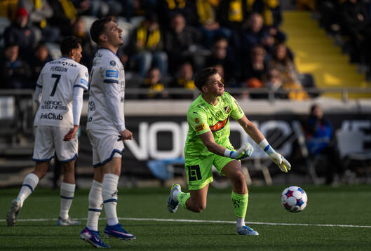 Sirius Isak Bjerkebo deppar bredvid Häckens målvakt David