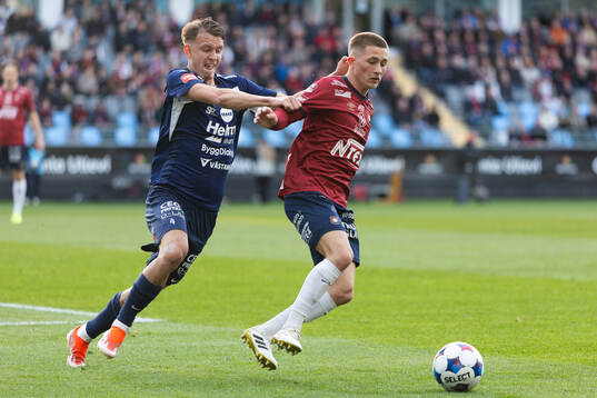 Degerfors Kazper Karlsson och Örgrytes Benjamin Laturnus