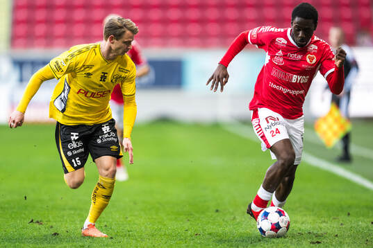 Elfsborgs Simon Hedlund och Kalmars Charles Sagoe Jr